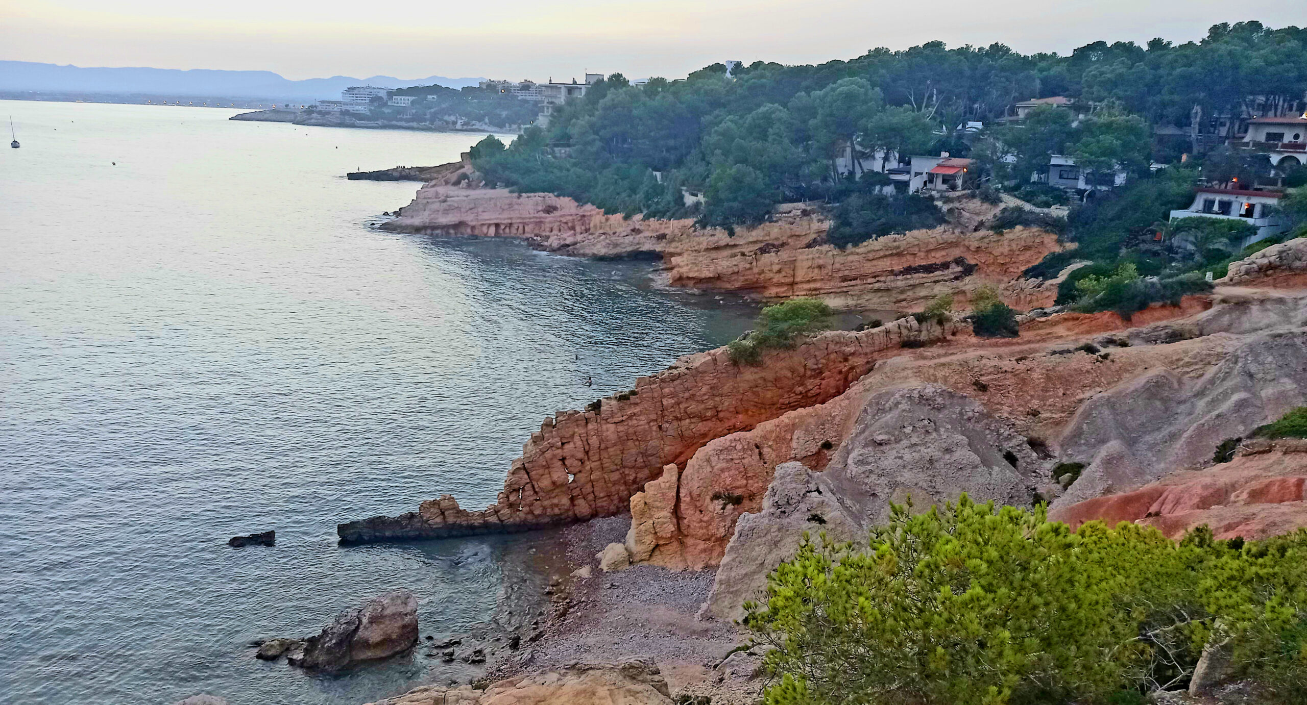 La impresionantes calas de la Costa Dorada en Salou