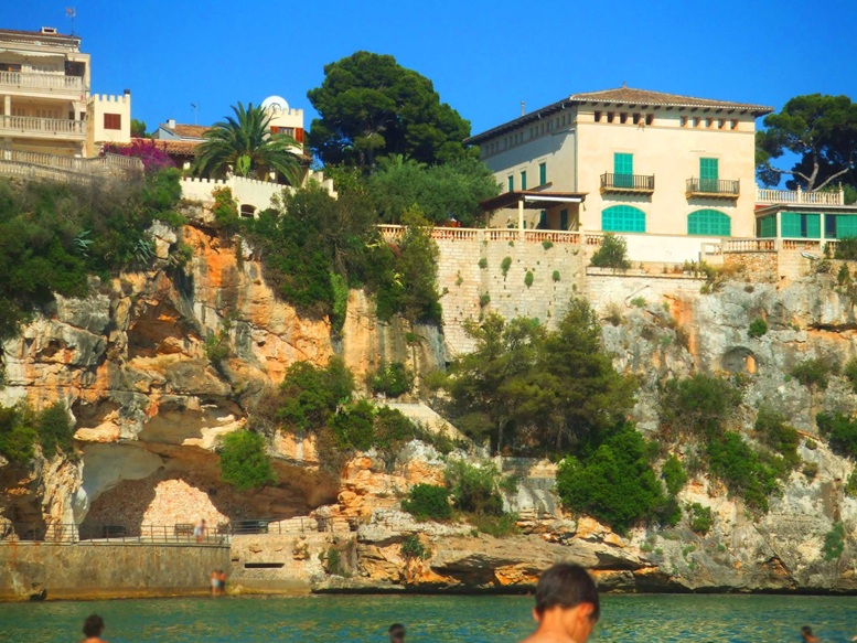 Calas